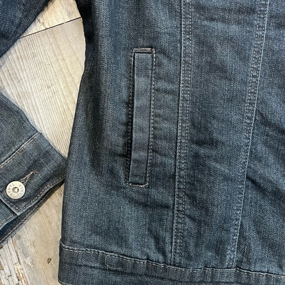 Denim Jean jacket with lots of bling, new without tags - Picture 3 of 12
